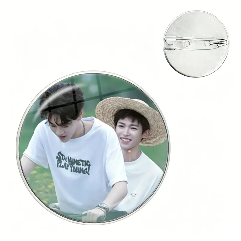 Revenged Love Glass Pins Wu Suowei Chi Cheng Round Brooches Exquisite Handmade Badge for Backpack Accessories Jewelry Gifts ﻿