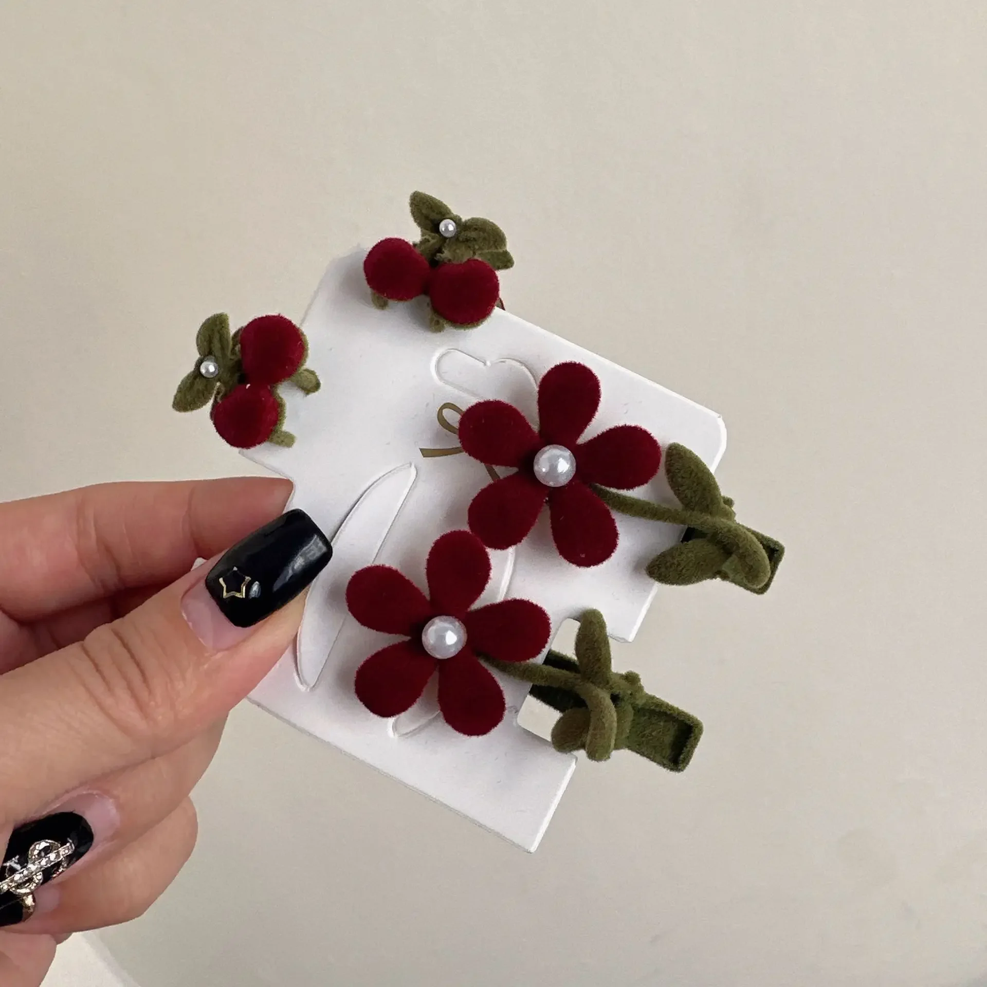 

Small Flocked Flower Hair Clip Cute Side Bangs Clip for Women Daily Use Winter Premium Claw Hair Clasp Pink