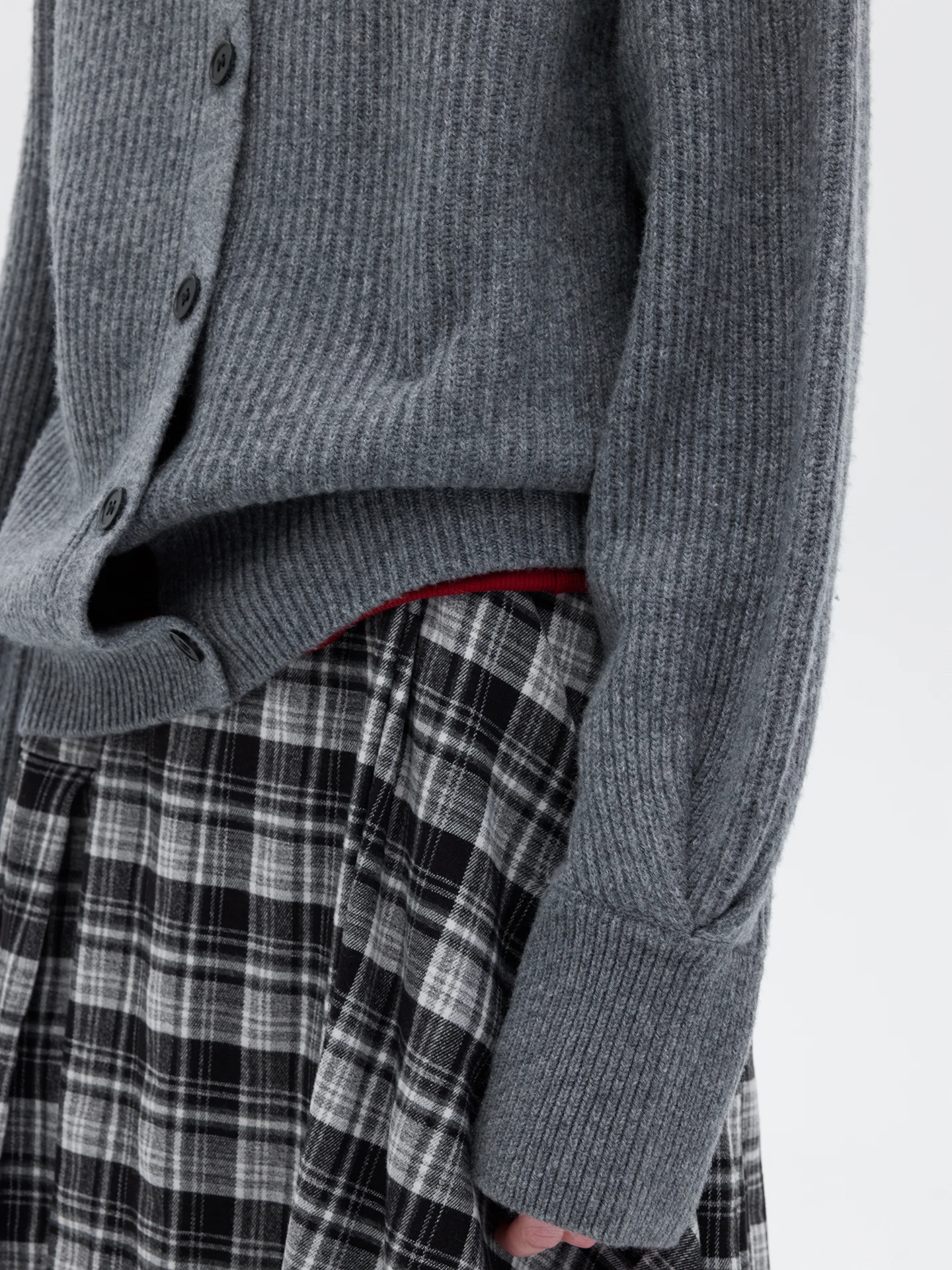 New Autumn and Winter Women's Sweater, Fashionable Commuting 100% Sheepwool Half Height Stand Up Collar Long Sleeved Cardigan