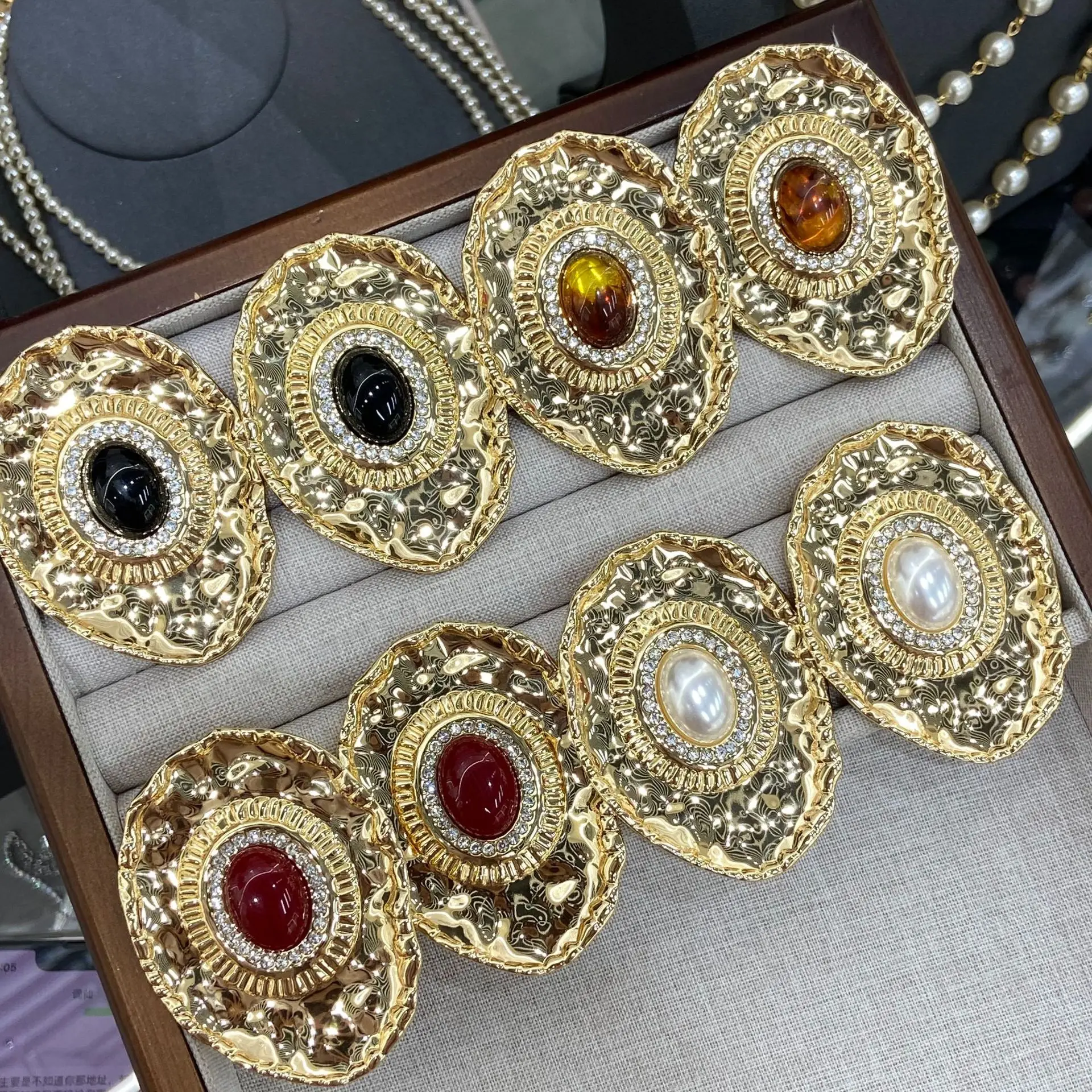 

Women Fashion Rhinestone Resin Oval Stud Earrings 2026