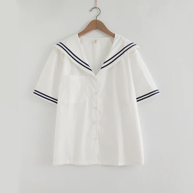 White short sleeves