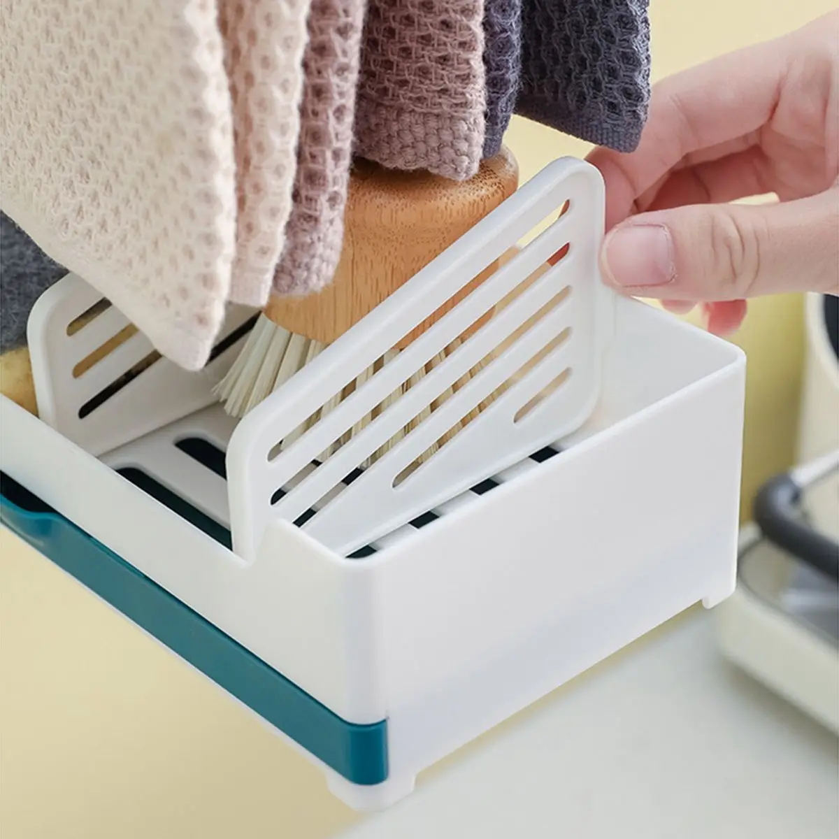 

Dishcloth Hanger Kitchen Storage Rack No-Punch Installation Multifunction Sponge Towel Drain Holder Dustproof Plastic