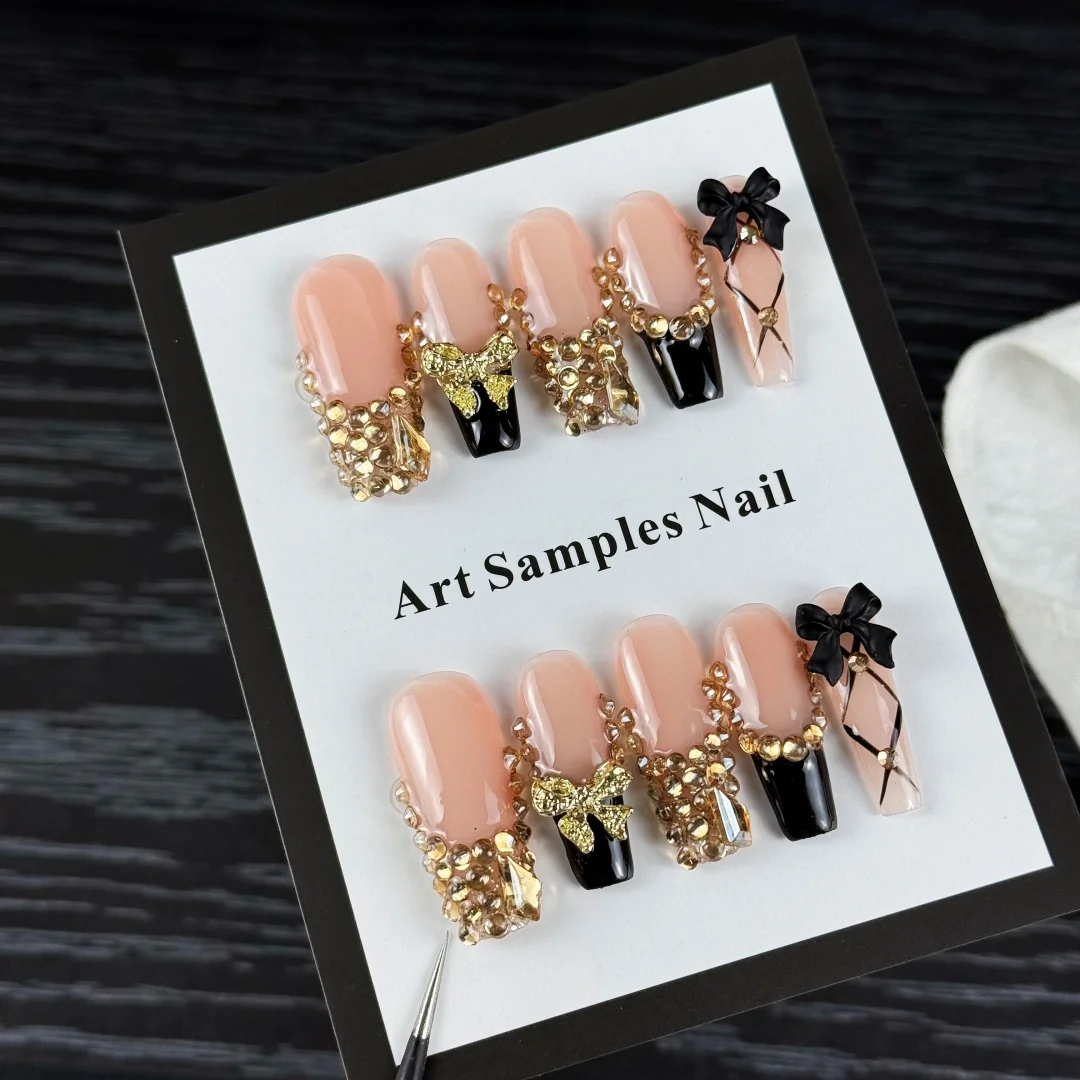 10pcs High-end Lightly luxurious retro style, hand-painted three-dimensional bow, dazzling gold diamonds handmade fake nails