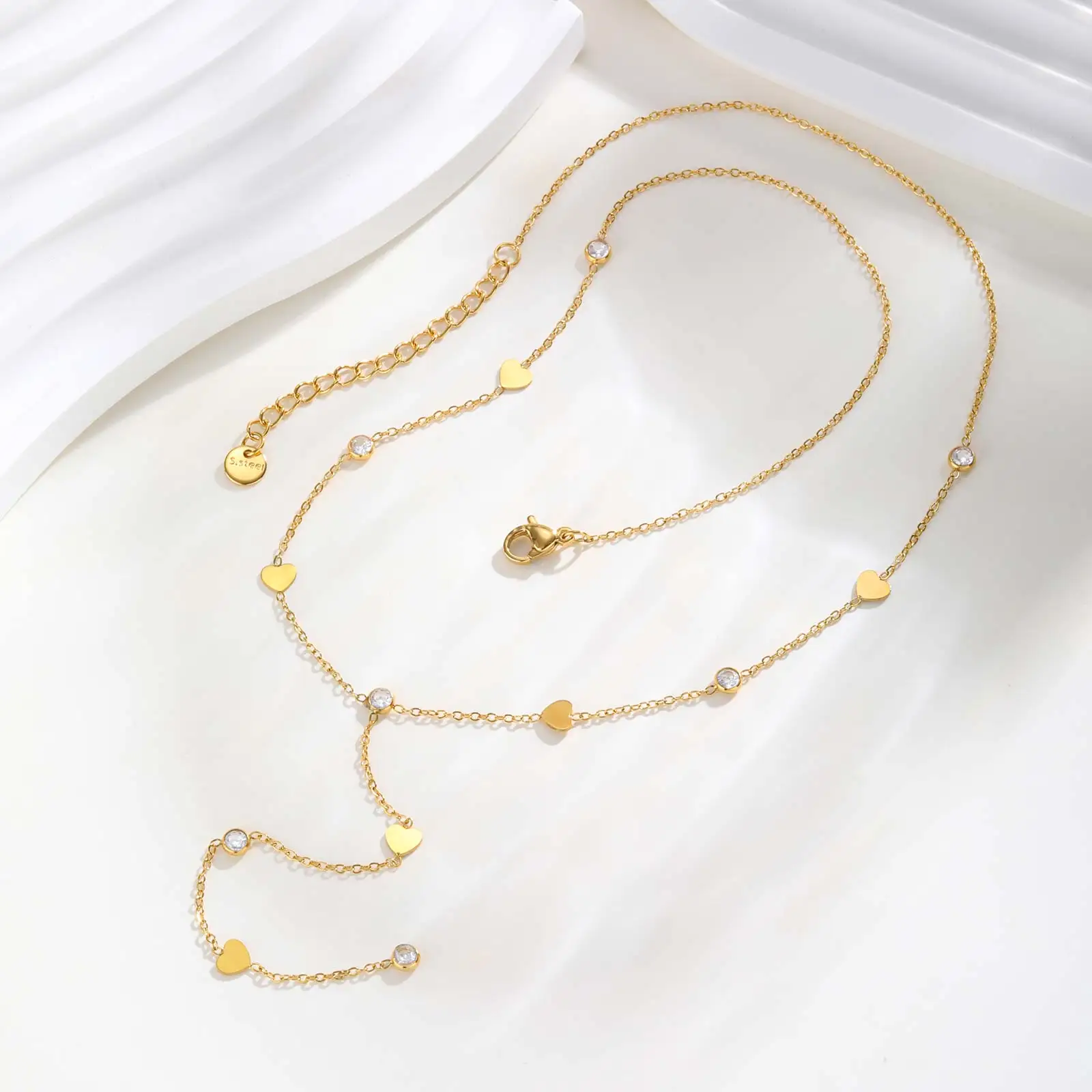 Edelstahl-Halskette in Y-Form mit Schmetterlingsherz für Damen, vergoldete lange Halskette mit Zirkonperlen, trendiger Partyschmuck – Detail 7