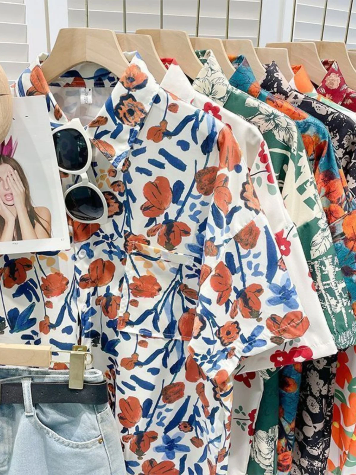 

Casual Loose Summer Holiday Women's irt Faionable Ele Floral ort Sve Top Trendy Polyester Material Collar