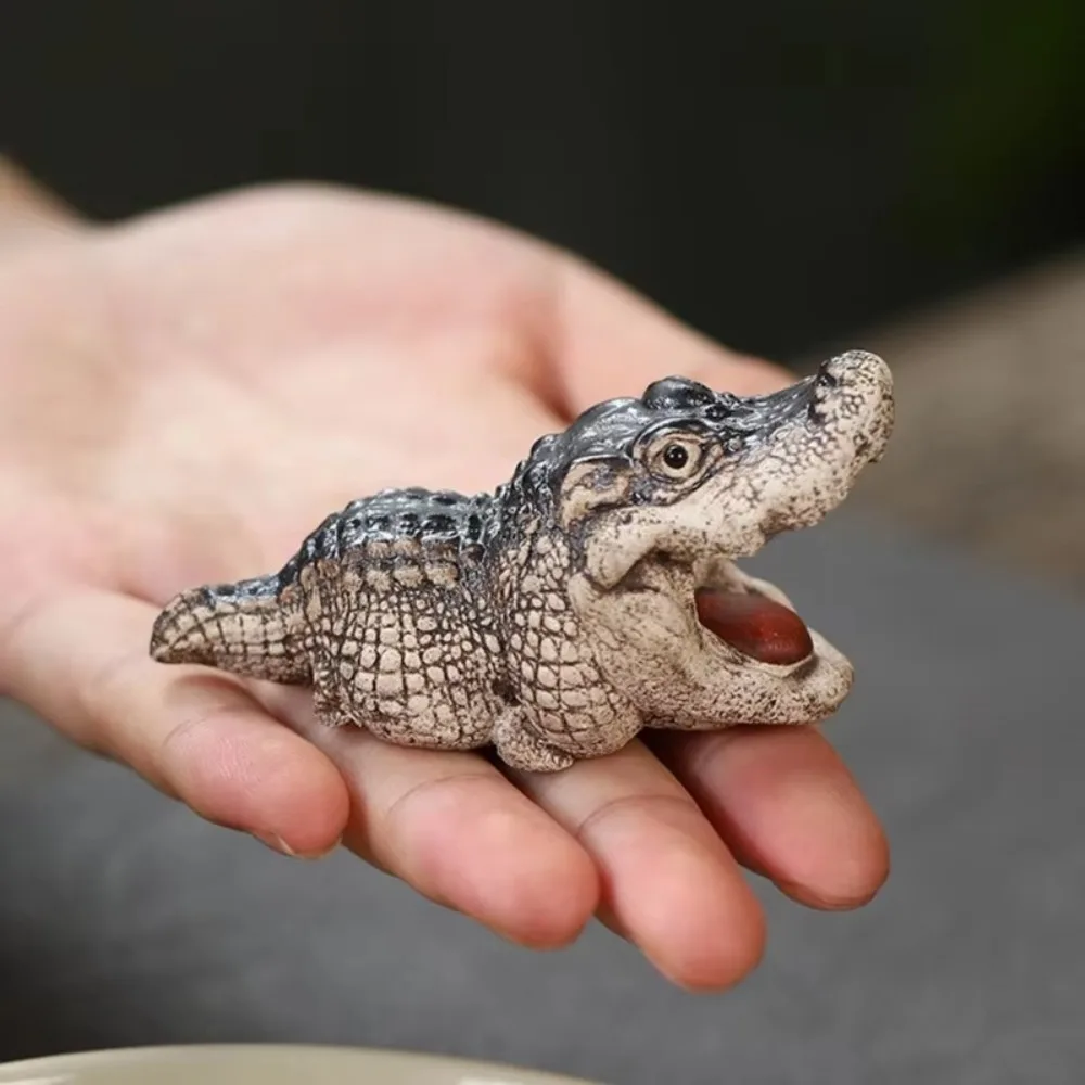 Mini Crocodile Tea Pet Resin Handmade Crocodile Ornaments Portable Crocodile Statue Tea Ceremony Tea Play Home Boutique