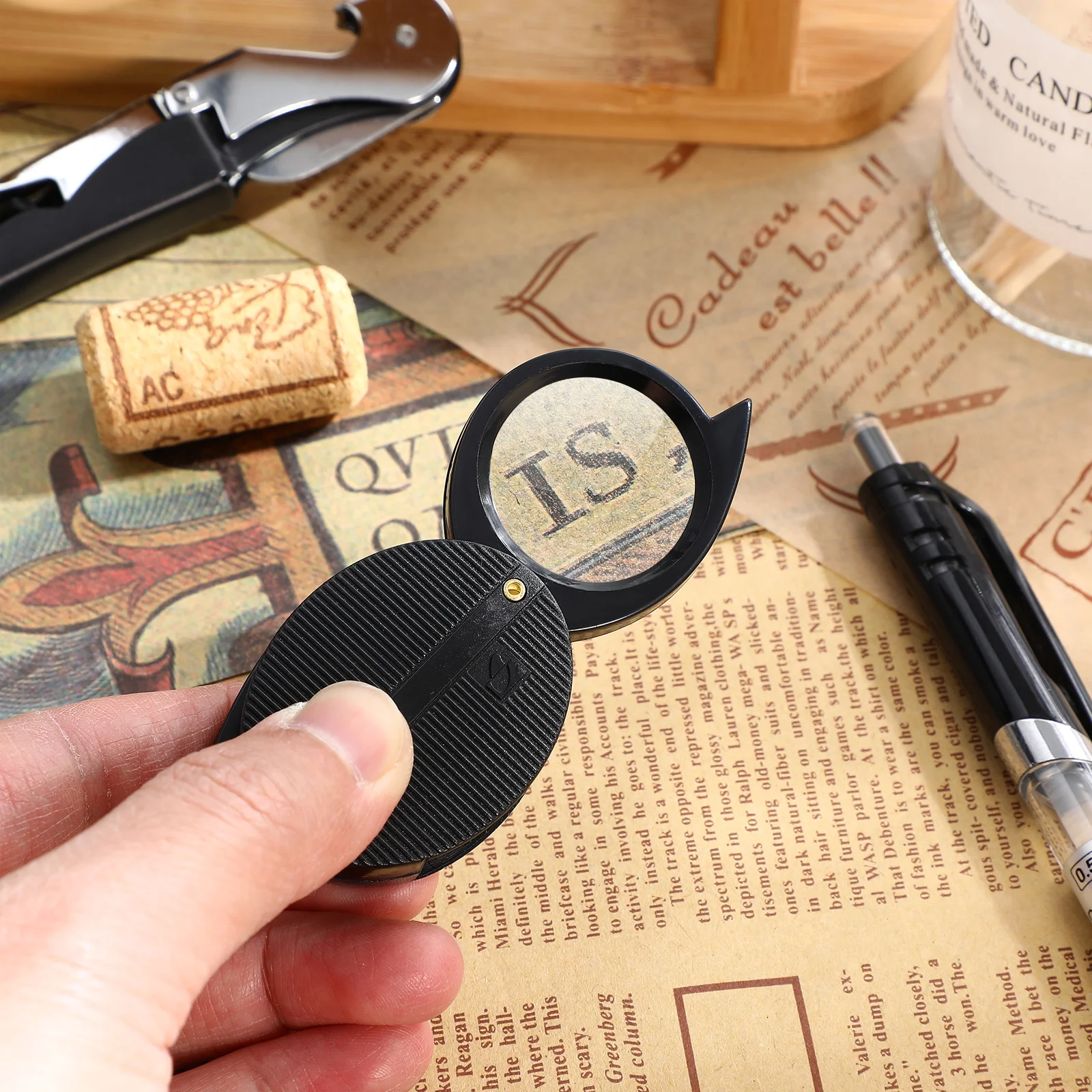 Magnifier Small Magnifying Glass Light Shine Gift for Kids Pocket Senior Gifts Elderly