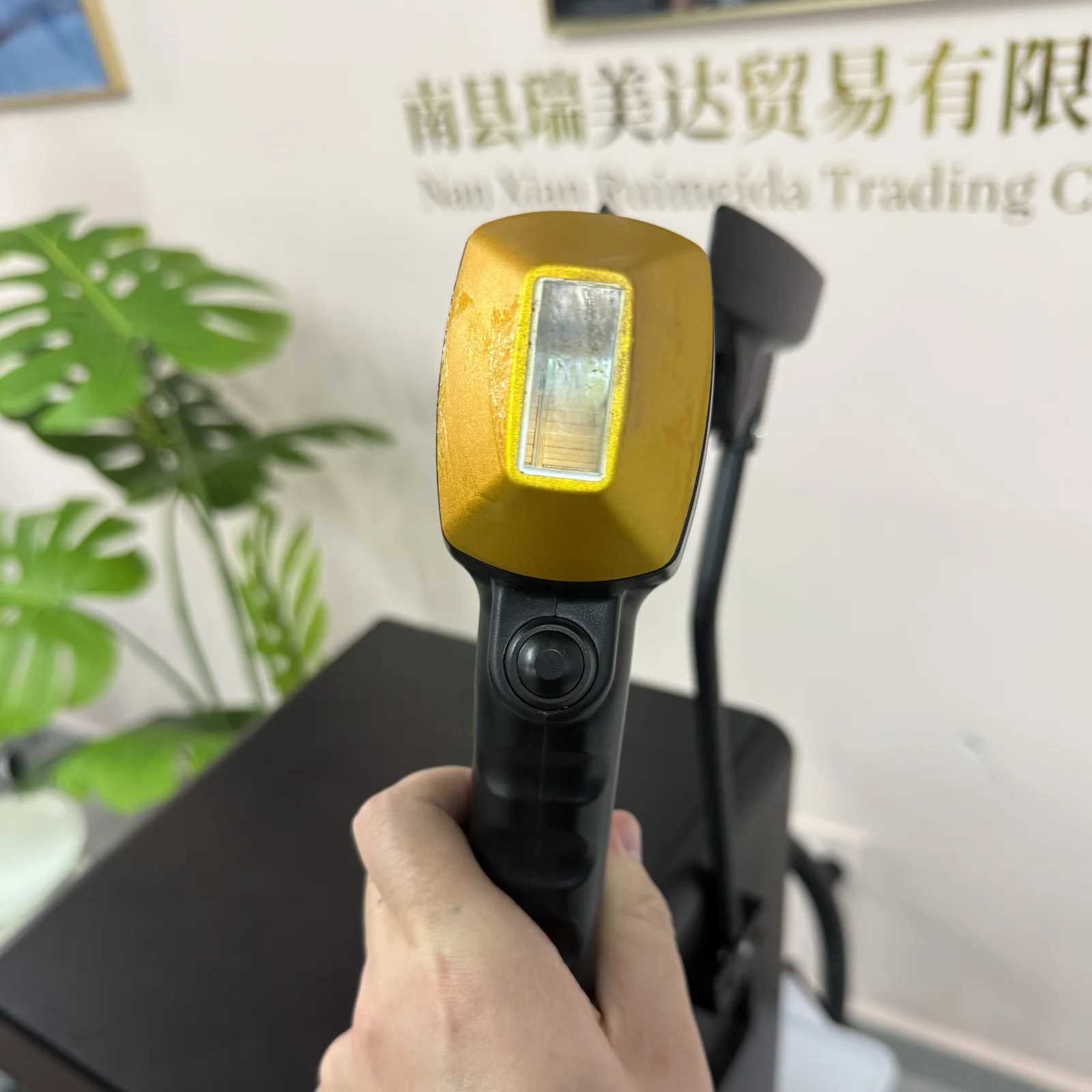 ديود إزالة الشعر بالليزر المهنية آلة أداة التجميل المنزلية المحمولة مزيل الشعر الجليد البلاتين إزالة الشعر صالون تجميل.