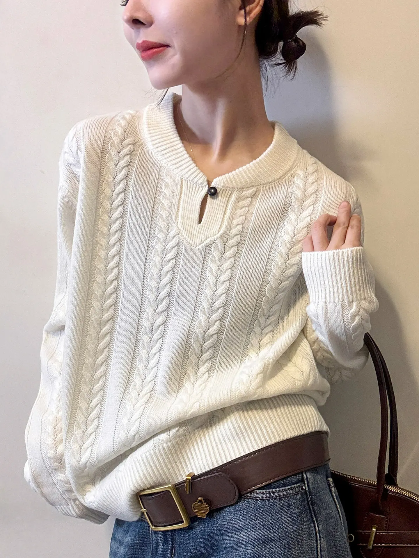 

Модный вязаный свитер женский зимний с длинным рукавом, повседневный универсальный топ, элитный бренд, дизайн с пуговицами, узор «косы»