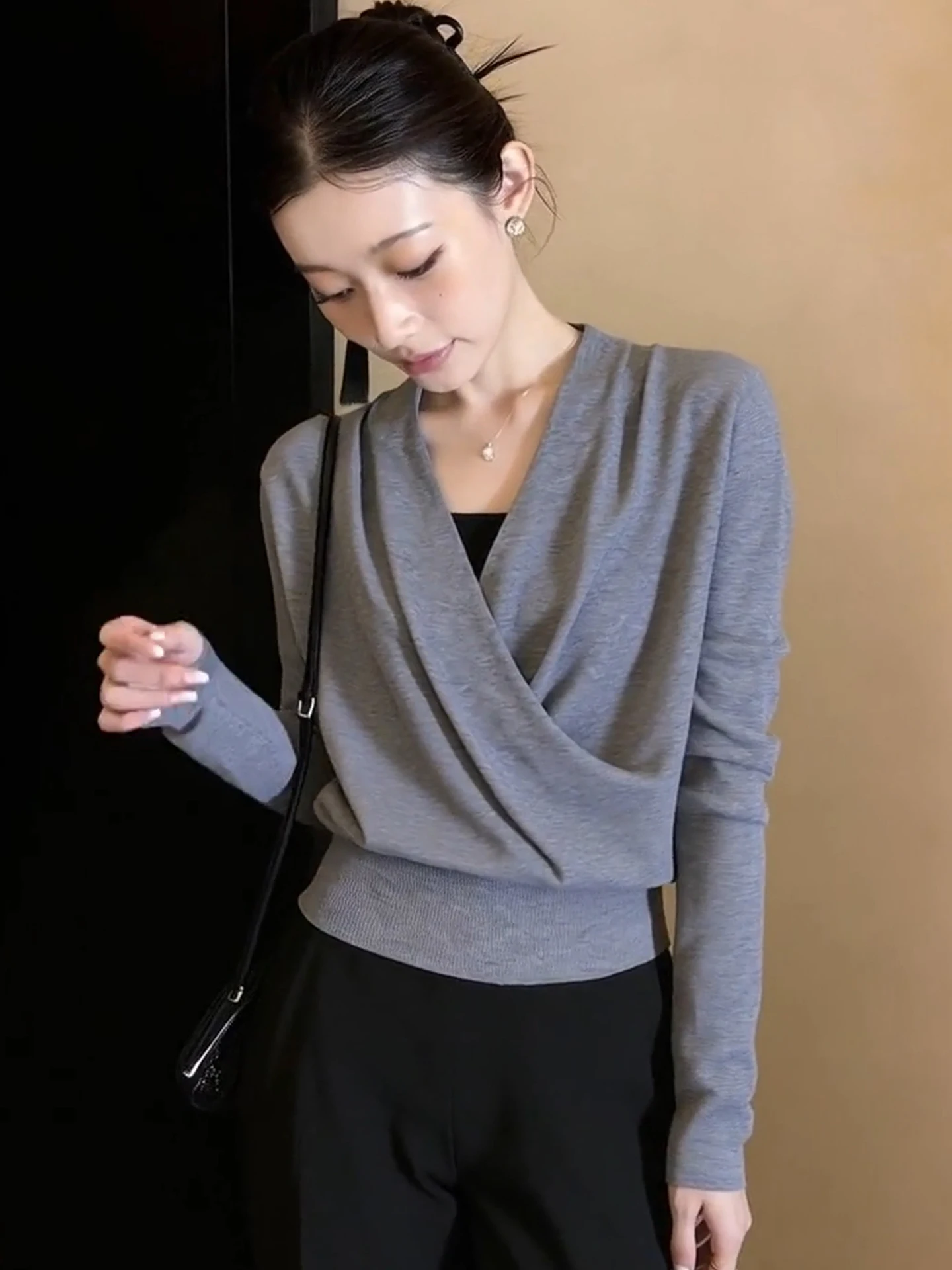 Elegant V-Neck Cross Knitted Top Long Sleeve Slimming Base Shirt Lightweight Mature Style Soft Fabric Ladies Fashion Autumn Wear