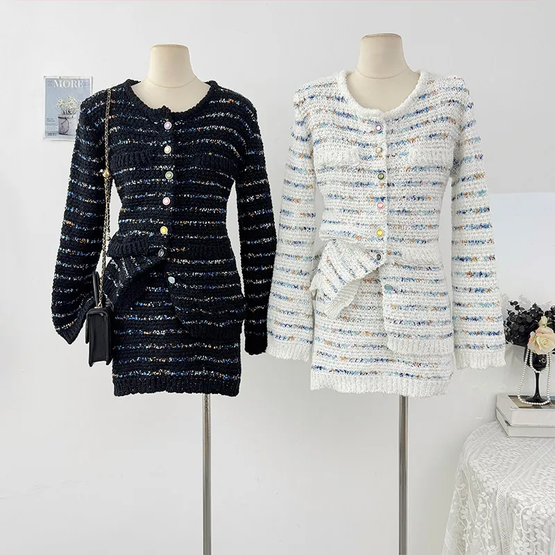 

Весенний новый комплект из двух предметов во французском стиле, женский полосатый вязаный свитер с цветными блоками + облегающая юбка с высокой талией, элегантный комплект для поездок на работу