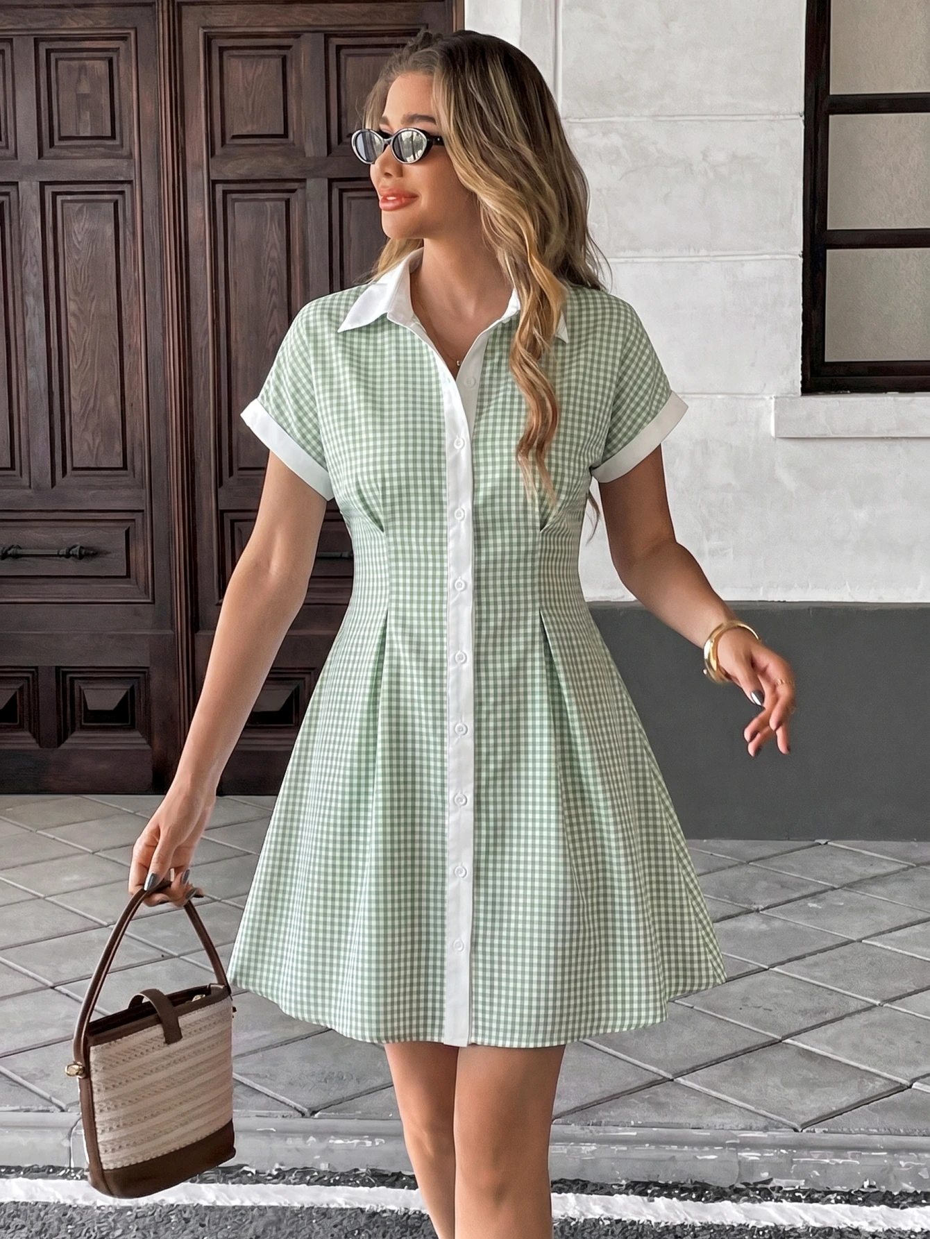 Grünes Gingham-Hemdkleid für Damen, Mini-Kleid mit Reverskragen, kurzen Ärmeln, Knopfleiste vorne, schmaler Taille, A-Linie, lässiges Bürokleid – Detail 5