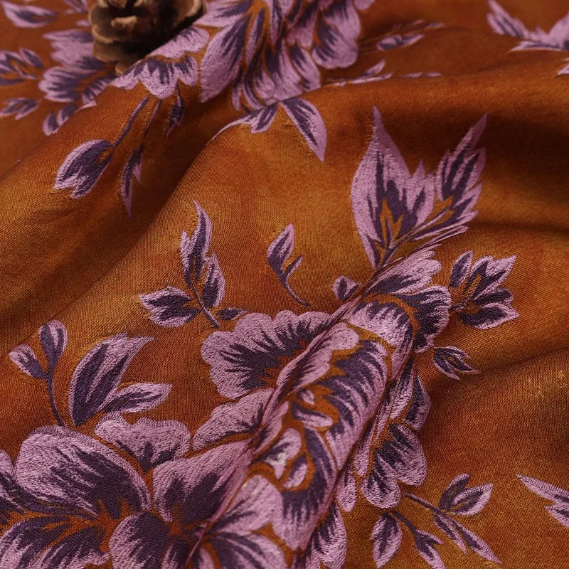 

Шелковый комплект из рубашки и платья с крупным цветочным принтом в традиционном китайском стиле