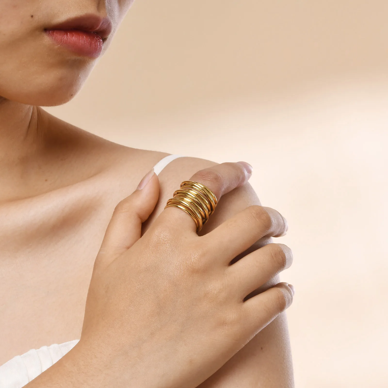 

Faionable Punk Sle Wide Titanium Steel Ring Gold Plated Exaggerated Women's Middle Finger Ring Trendy Unique Jewelry