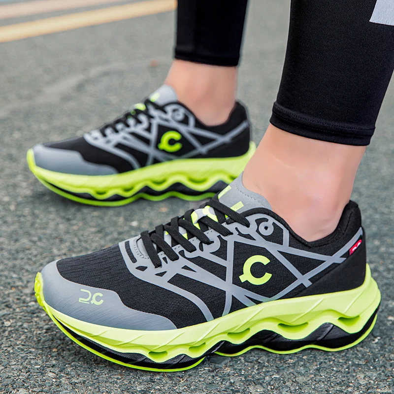 Summer Men's Running Fashion Casual Shoes Sneakers Breathable Mesh Cloth Shoes Men's Lightweight Outdoor Training Shoes 39-45