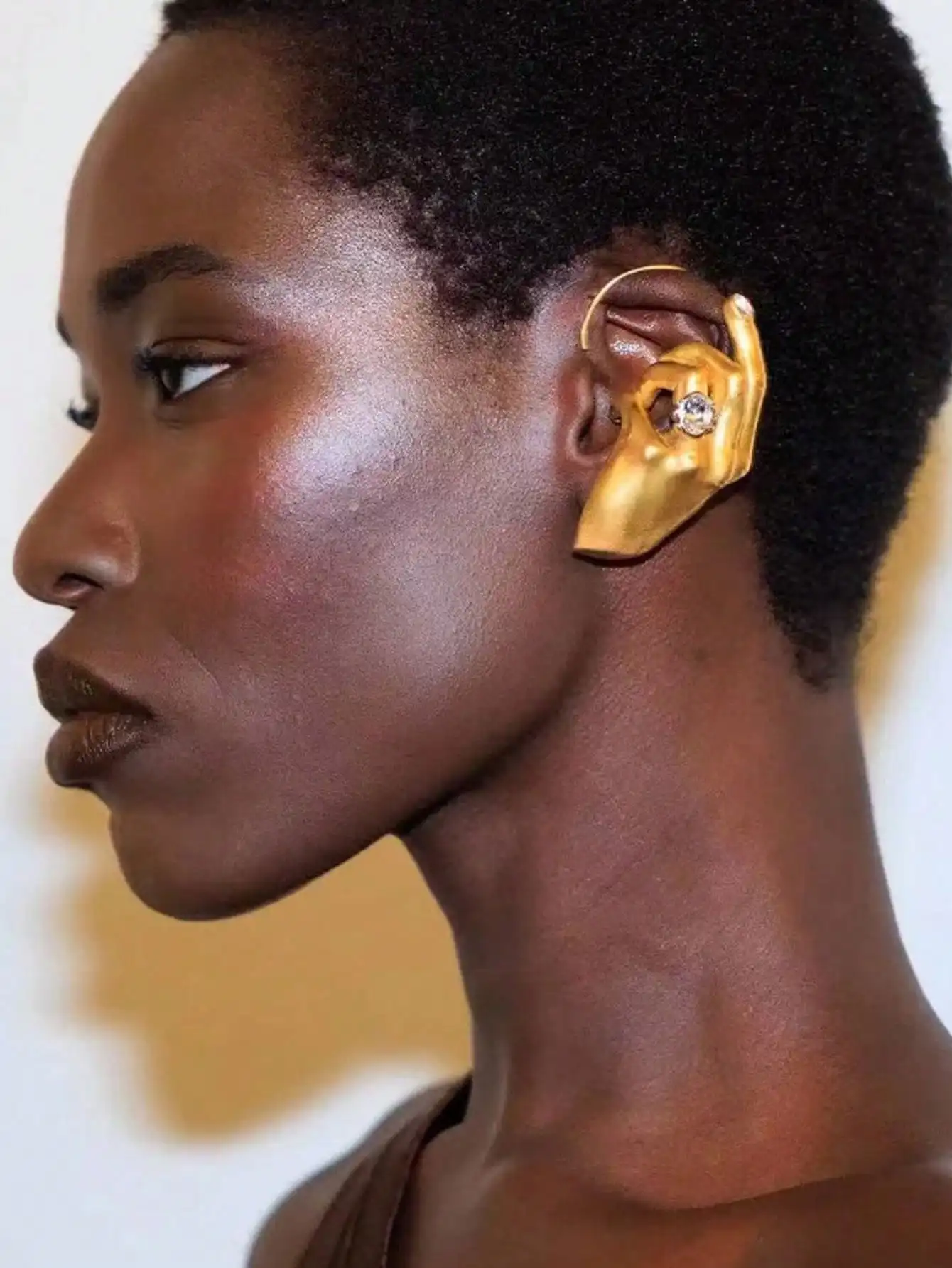 Retro Palm Gesture Drop Earrings