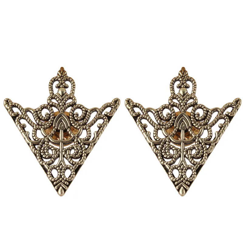 ปุ่มคอ Vintage สามเหลี่ยมเสื้อคอ Pin ผู้ชายและผู้หญิงแฟชั่น Hollowed Out เข็มกลัดหัวเข็มขัดเครื่องประดับอุปกรณ์เสริม