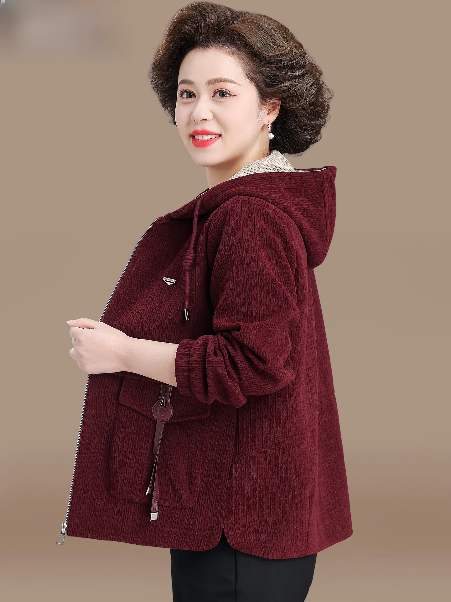 

Новая модная женская повседневная куртка Sli для женщин среднего возраста и пожилых мам, весна 2026