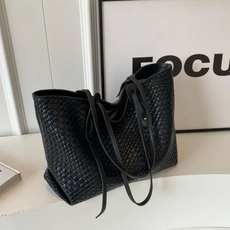 

Ladies' solid color multifunctional handbag, minimalist ladies' shoulder bag, lightweight commuting handbag for daily office use