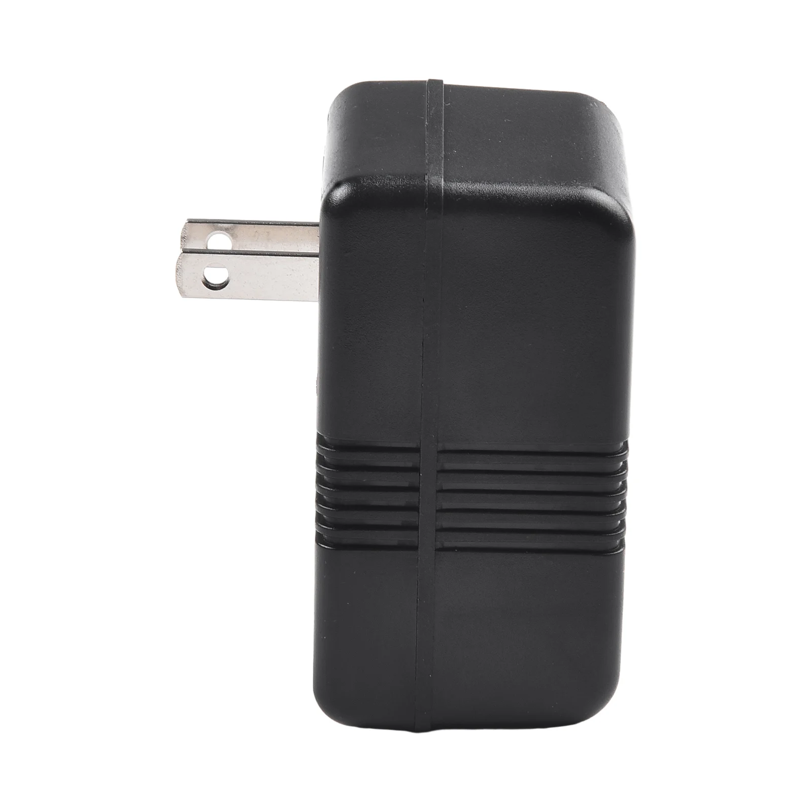 

Легкий и эффективный трансформатор повышающего/понижающего преобразователя напряжения, надежный и рекомендуется для международного использования