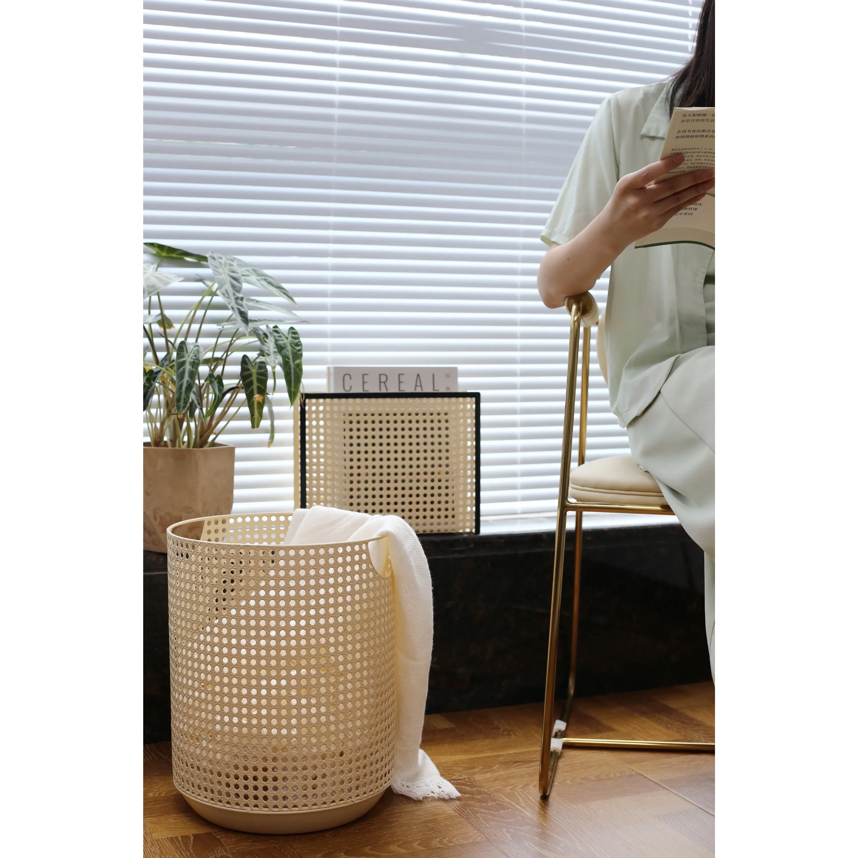 

Simple Nordic Design Dirty Clothes Storage Basket Calligraphy Painting Bucket Modern ins Bathroom Metal Imitation Rattan Weaving