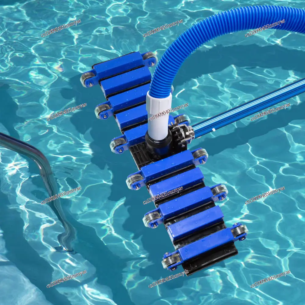 Swimming pool suction head with brush cleaning equipment underwater vacuum cleaner
