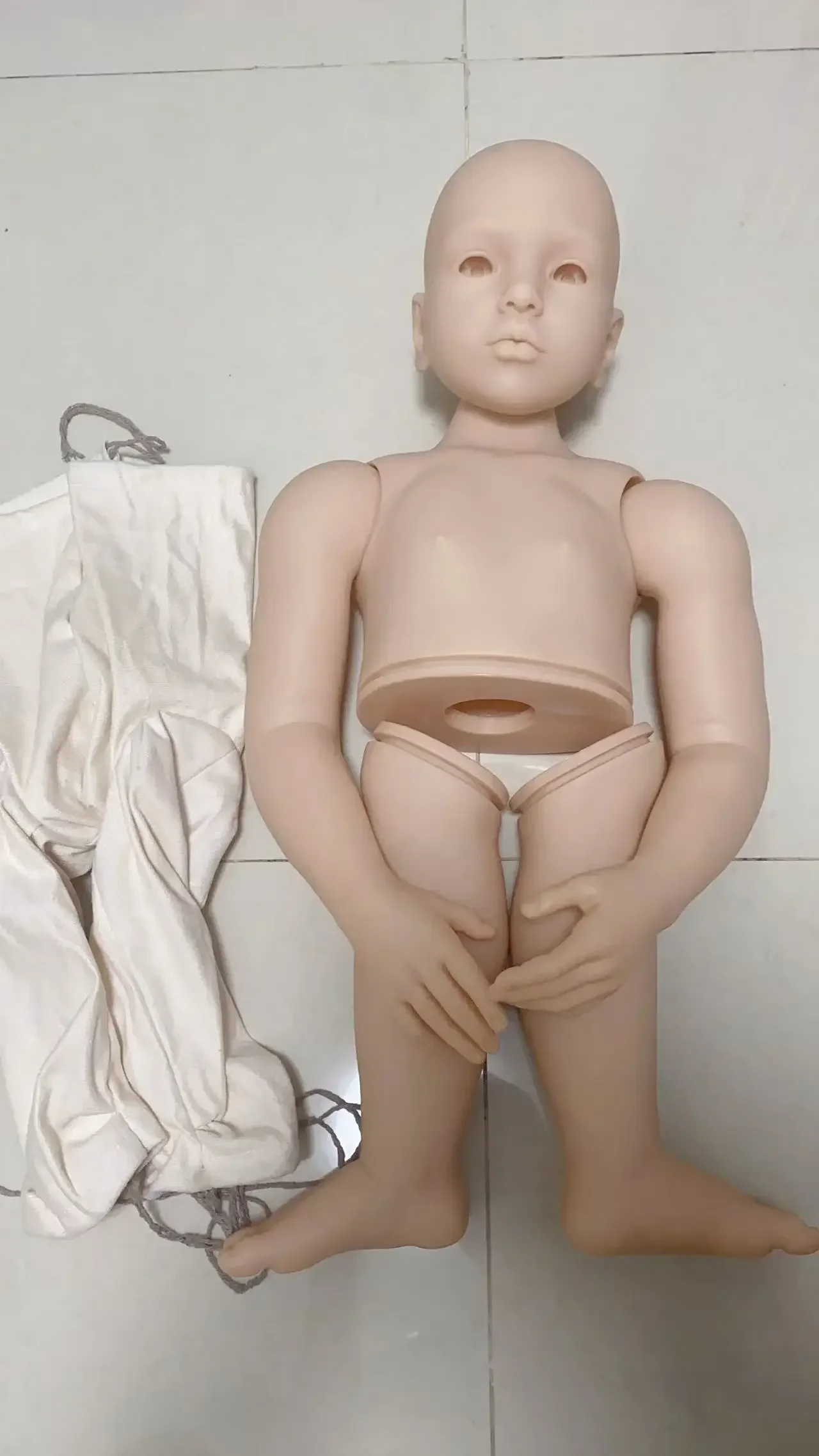 DLS 40inch Exclusive Supply Reborn Baby Aloenka With Connectors Cloth Body Unpainted Kit Girl Christmas Gift