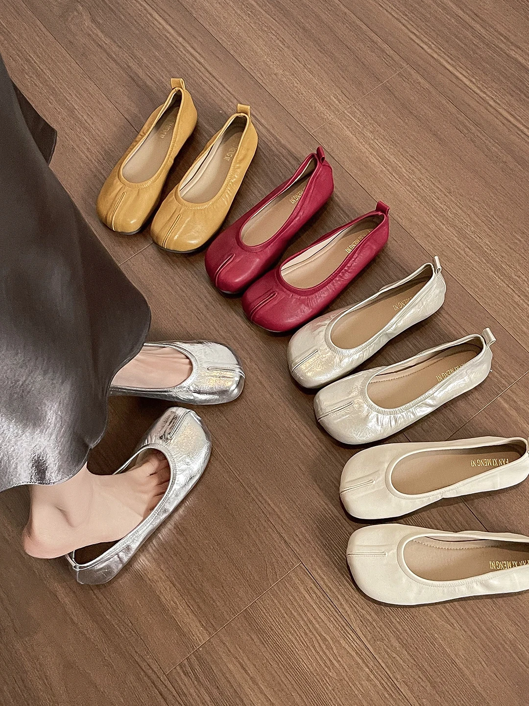 women's-flat-bottom-slip-on-ballet-shoes-fake-split-toe-pig-hoof-shoes-red-color-large-size-suitable-for-skirts-and-summer-wear