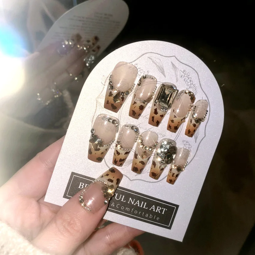24 Piezas Uñas Postizas de Otoño con Estampado de Leopardo, Francesas con Cristales Grandes Brillantes, Estilo Spice Girls 3