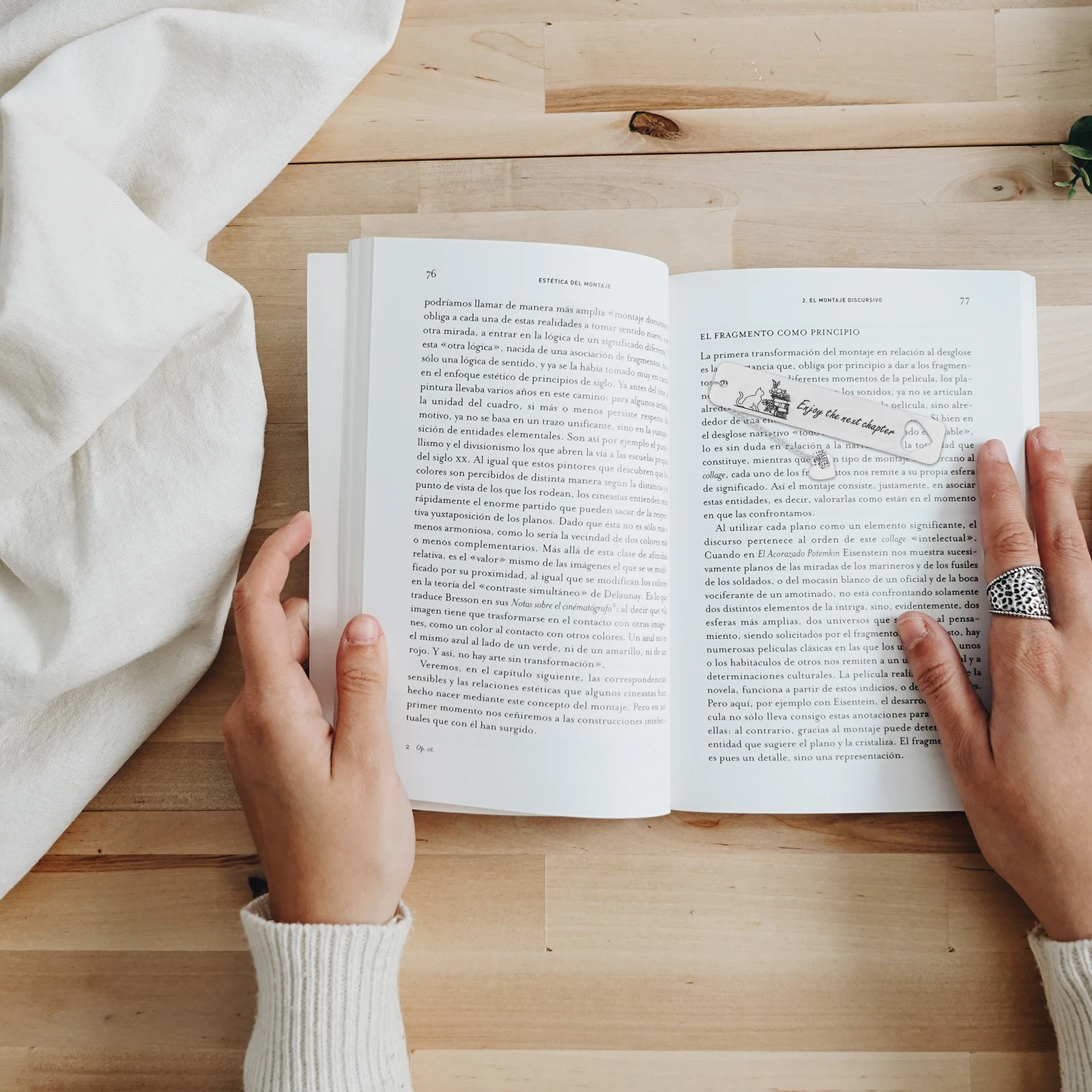 

Cute Cat-Shaped Metal Bookmark Stainless Steel Page Holder for Book Lovers Unique Reading Accessory Gift for Women Teens Kids