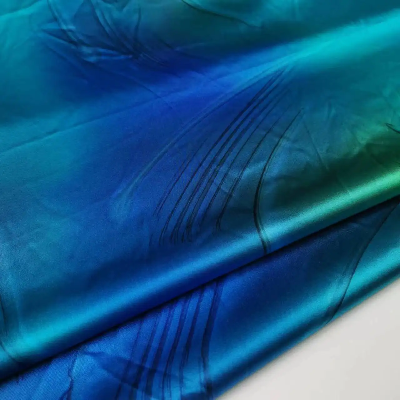 On Sale 17mm 100% Silk Charmeuse Soie Ombre Fabric Glossy Gown Dress Breathable Material