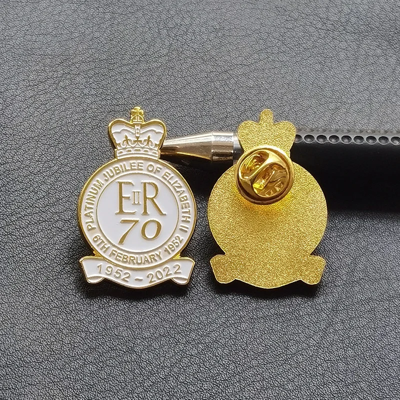 Gold-plated Brooch Badge of Queen Elizabeth II of The United Kingdom