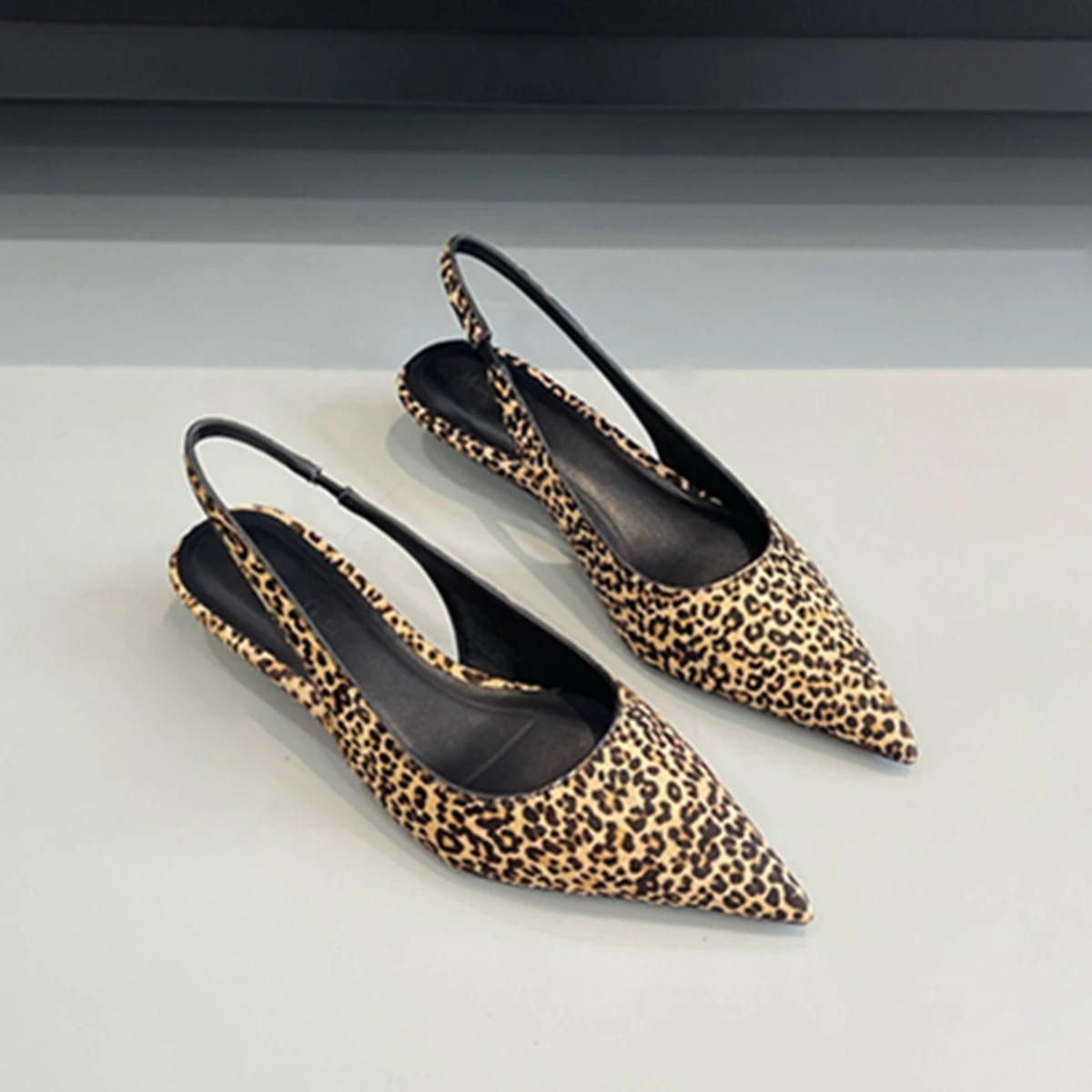 

Withered Mules Horsehair Minimalist Retro Shoes Leopard Print Pointed Kitten Heel Sandals Women's