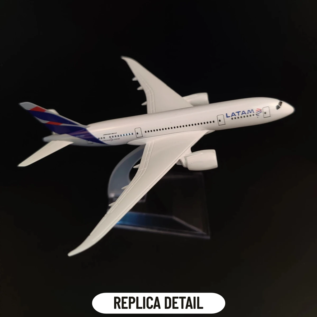 Scale 1/400 Metal Airplane Replica Chile LATAM Airlines B787 Aircraft Plane Model Aviation Diecast Miniature Toys for Boys