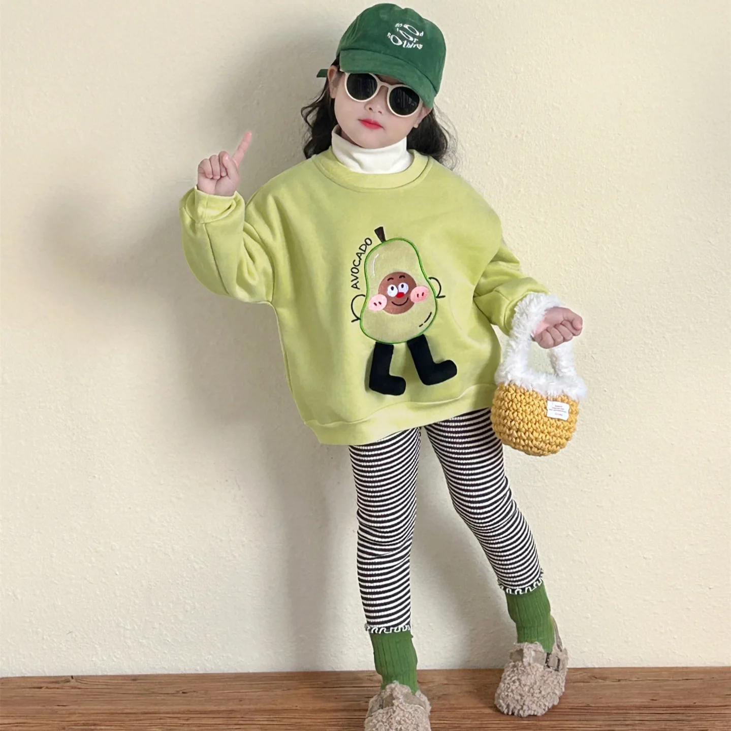 Girls Hoodie 2024 Winter New Childrens Clothing Girls Baby Fashion Fruit Three-dimensional Embroidery Plus Fleece Hoodie