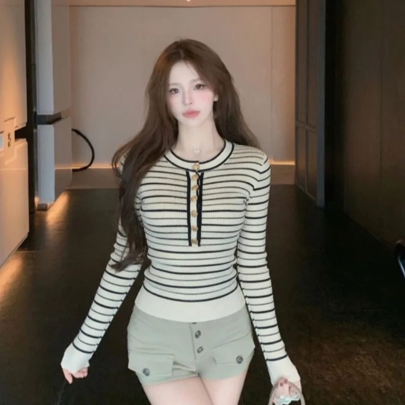 British Style round Neck Striped Slim Fit Long Sleeve Knitted Top Women's Base Layer Shirt Autumn New Button up Top