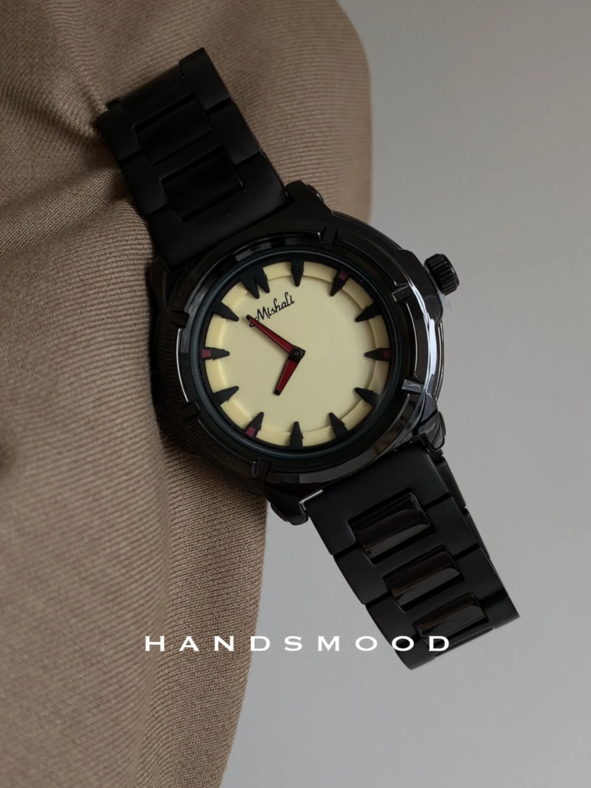 Orologio da donna di lusso nero crema giallo contrasto dolce stile fresco orologio da donna temperamento moda atmosferica orologio da donna