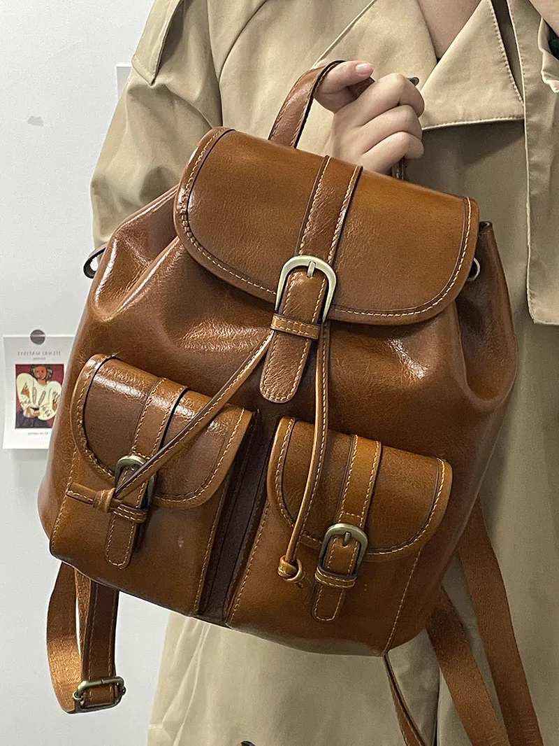 Vintage Women backpacks Oil-waxed skin Ladies school bags Large Capacity Travel Backpack leather student rucksack Daypack