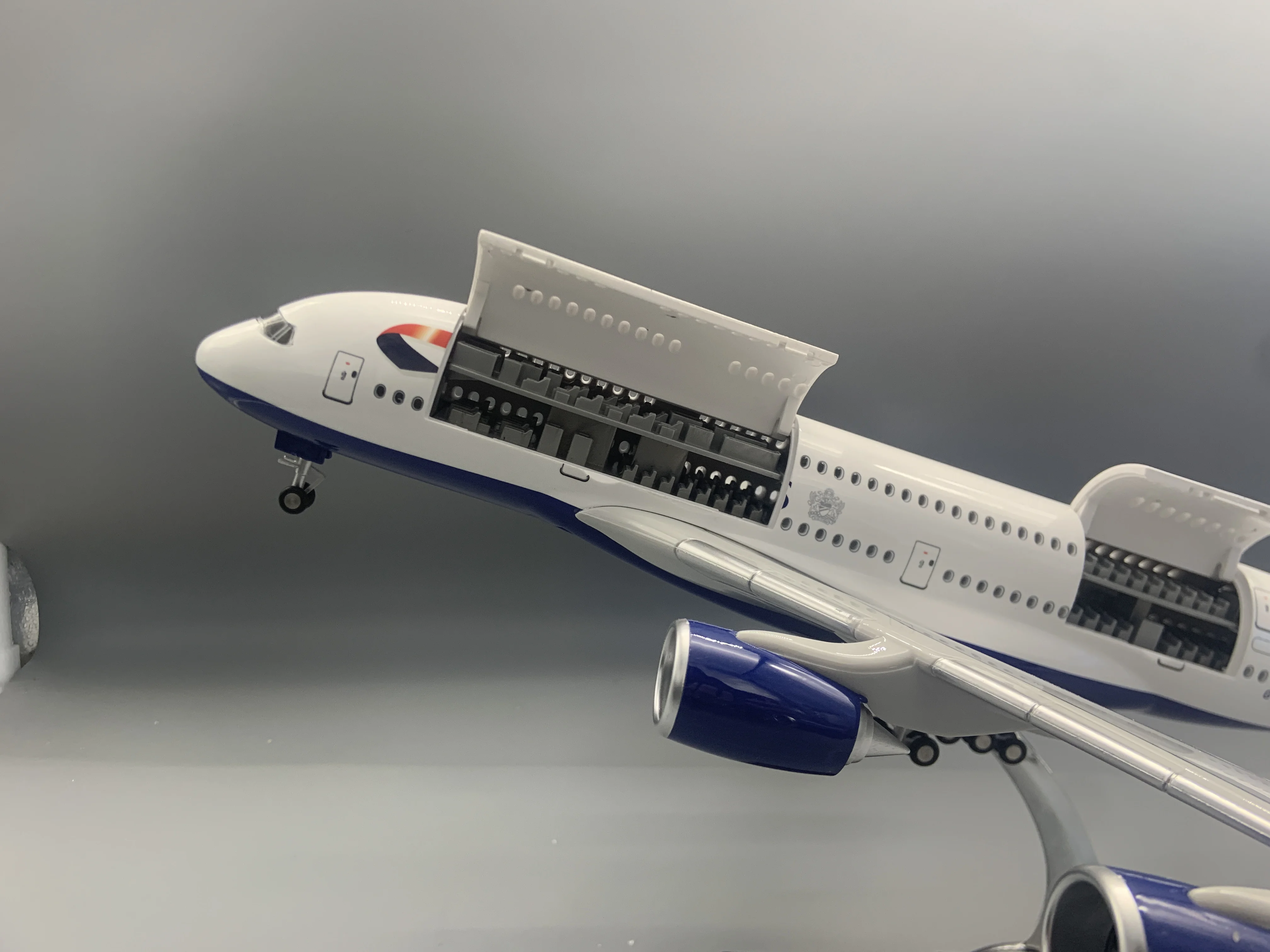 New Type 47CM scale aircraft Diecast Model A380 British Airways Resin Openable Cabin Door Airplane With Light Collection Display