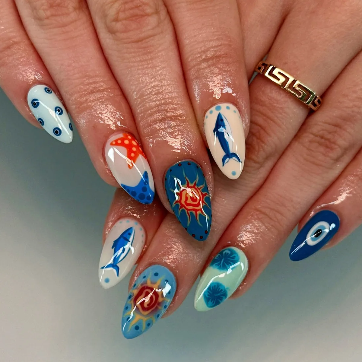 

24pcs Wearable False Nails Summer Ocean Fish Short Almond Press on Nails Set Blue Starfish Pattern Stick on Nail Tips Fake Nail