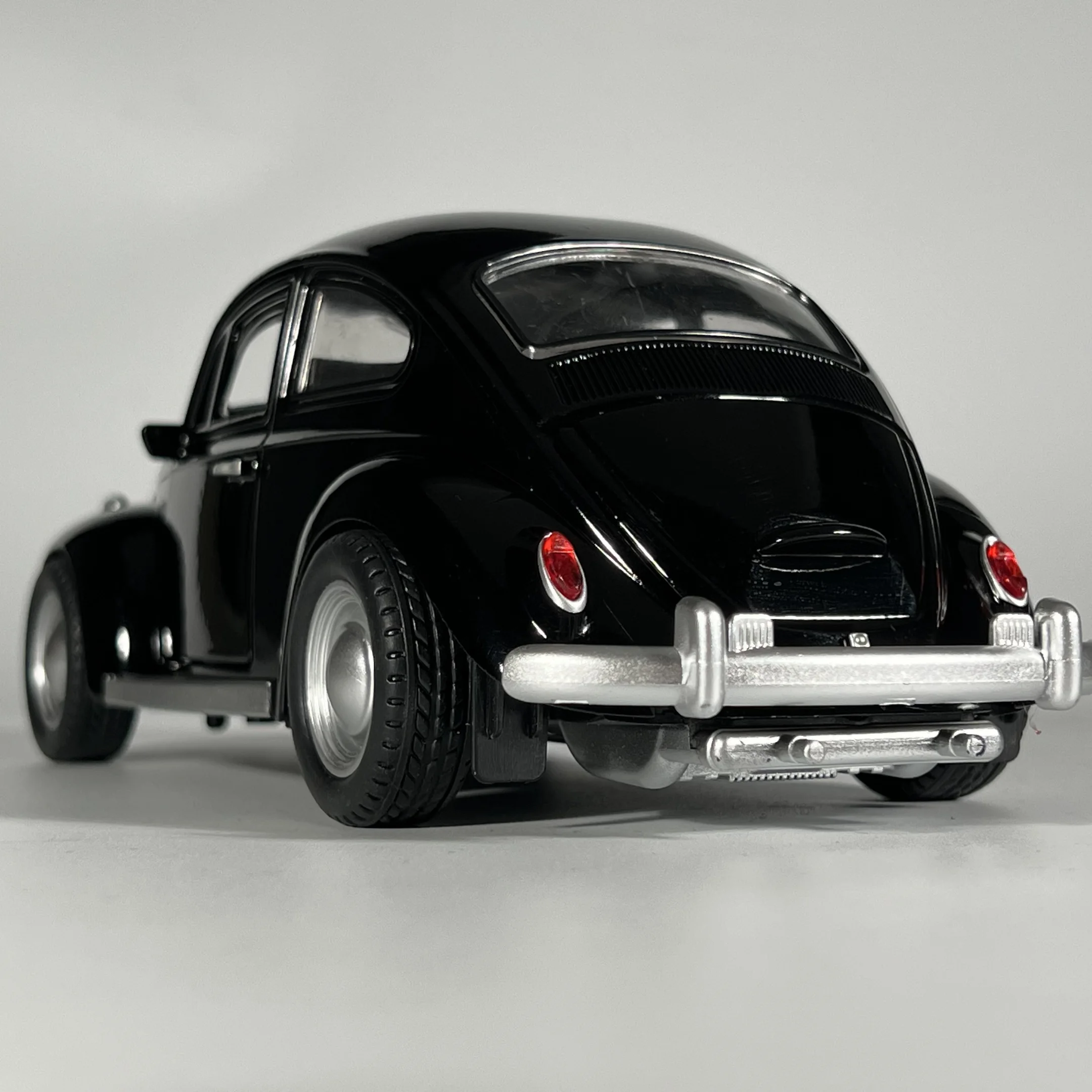 1:18 فولكس فاجن بيتل 1955 سبيكة معدنية دييكاست نموذج سيارة مع ضوء الصوت التراجع Miniauto Mini GT ألعاب سباق كلاسيكية الطفل