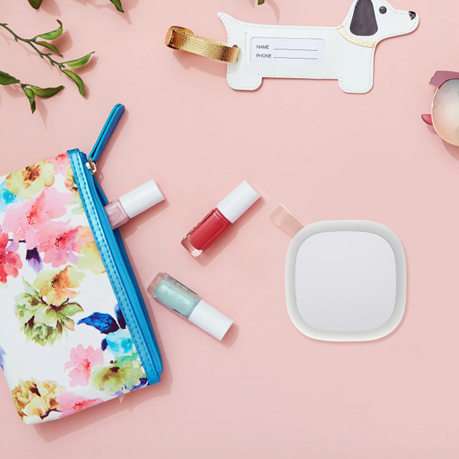 مرآة مكياج مدمجة محمولة بإضاءة LED صغيرة للاستخدام الخارجي، مرآة صغيرة خفيفة الوزن للسفر للنساء