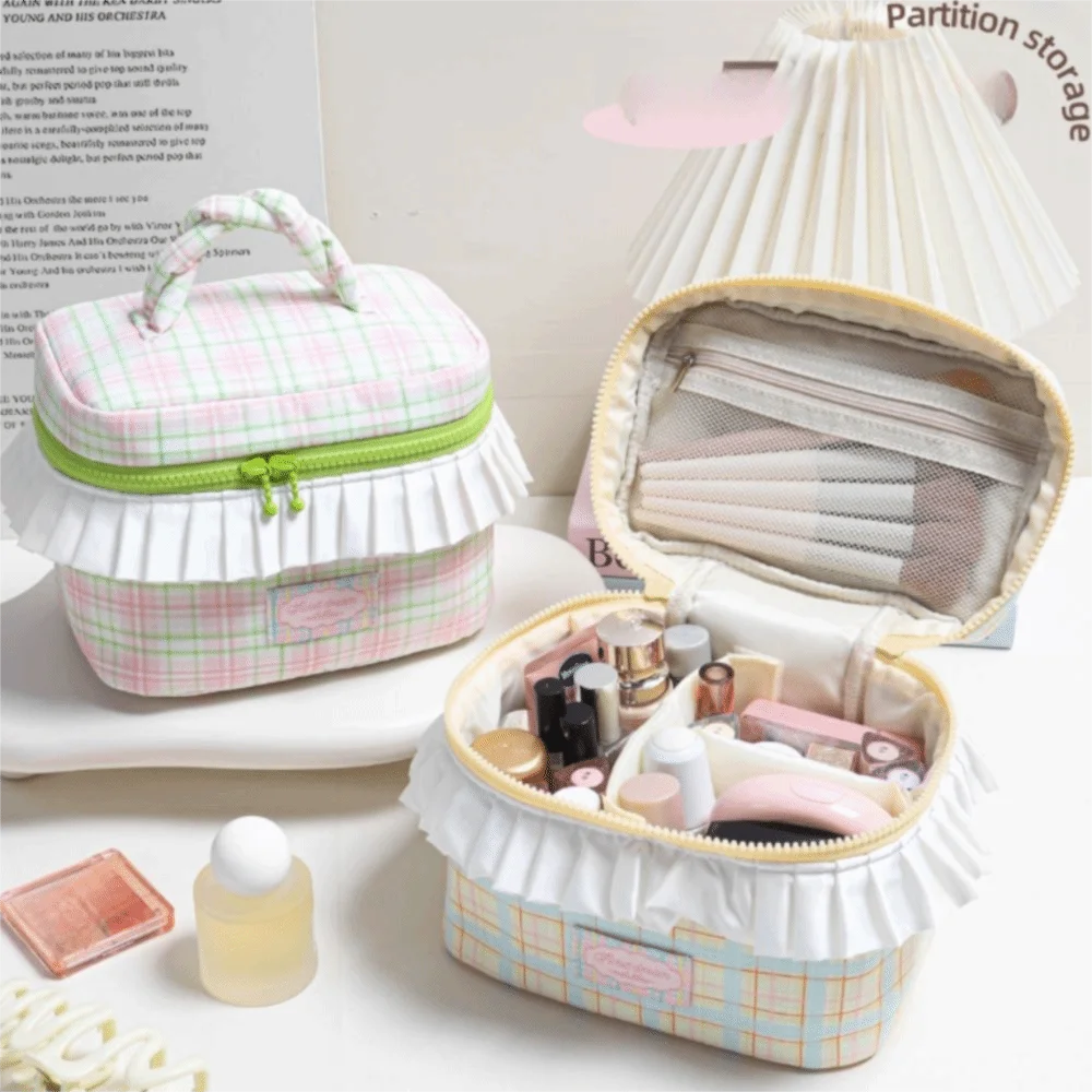 حقيبة مكياج حلوة ذات سعة كبيرة، حقيبة مستحضرات تجميل محمولة بسحاب، حقيبة تخزين متعددة الوظائف للسفر في الهواء الطلق