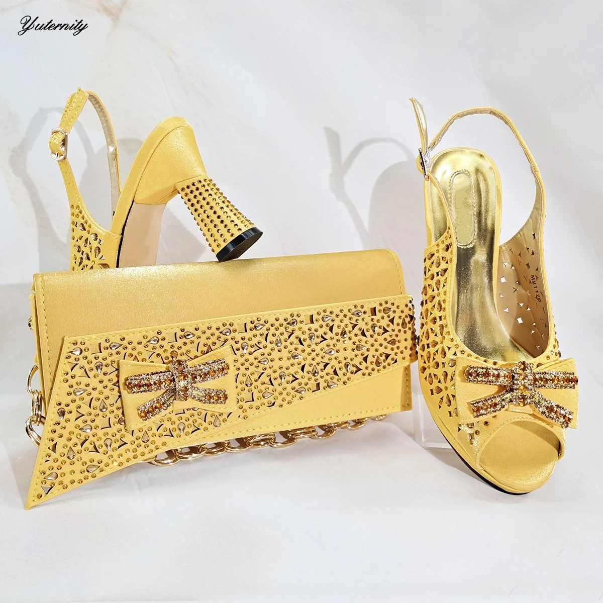 

Hot Sale Elegant Rhinestone Shoes And Bags Set 2026 African Style Middle Heels 9.5CM Shoes And Bag Set For Wedding Dress