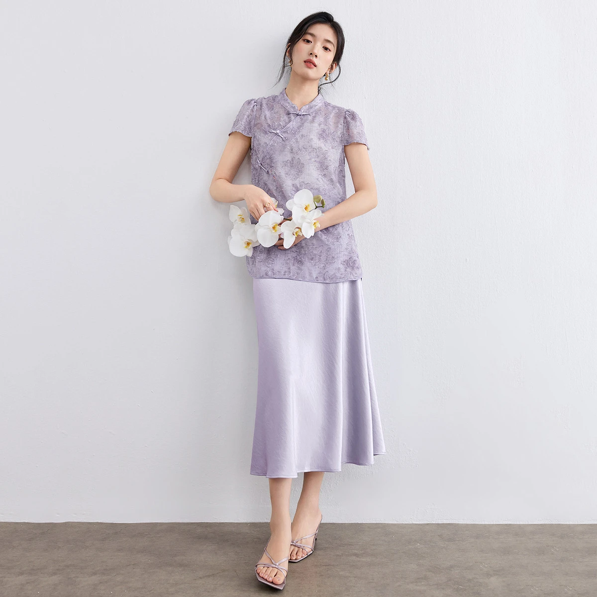 SENTUBILA Women‘s Summer Elegant 2 Piece Set Mandarin Collar Frog Button Burnout Textured Top High Waist A Line Skirt Q52LI2041