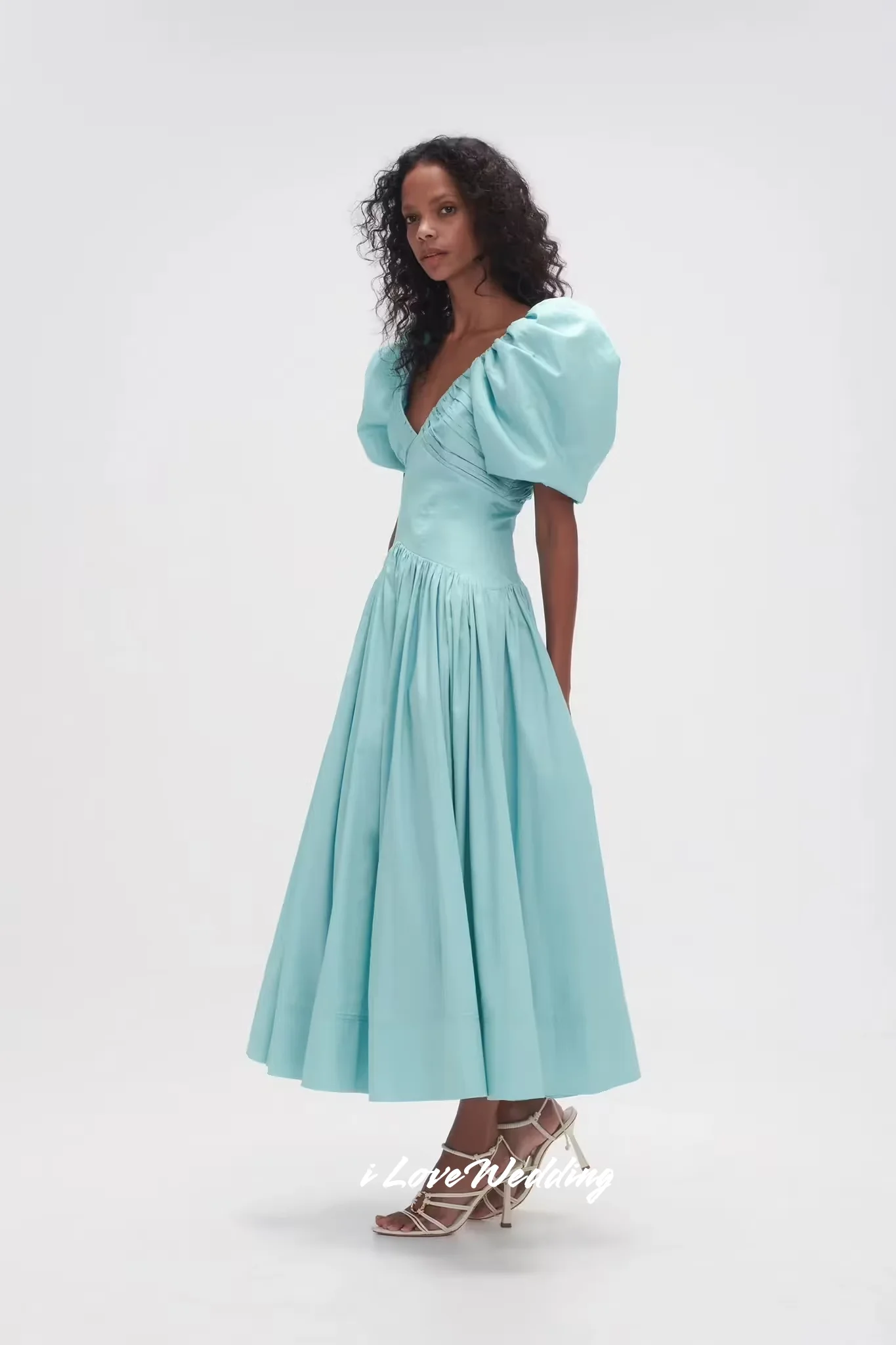 الأزرق الخامس الرقبة فساتين لحضور الحفلات الموسيقية 2025 نفخة الأكمام ألف خط الكاحل طول فستان سهرة أنيق مطوي فساتين حفلات الزفاف حسب الطلب