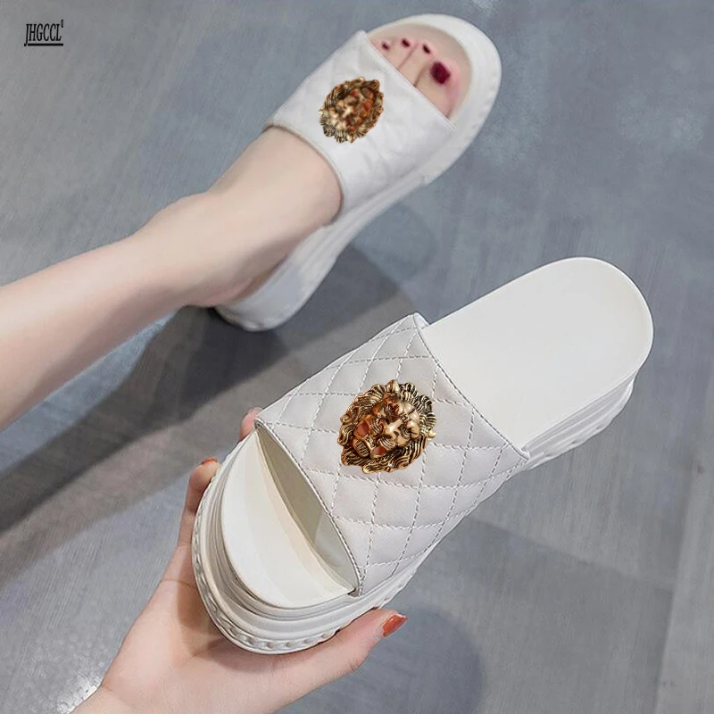 

New women's Slipper flat bread turtleneck sandals versatile plus size beach shoes designer outdoor luxury slipper T13