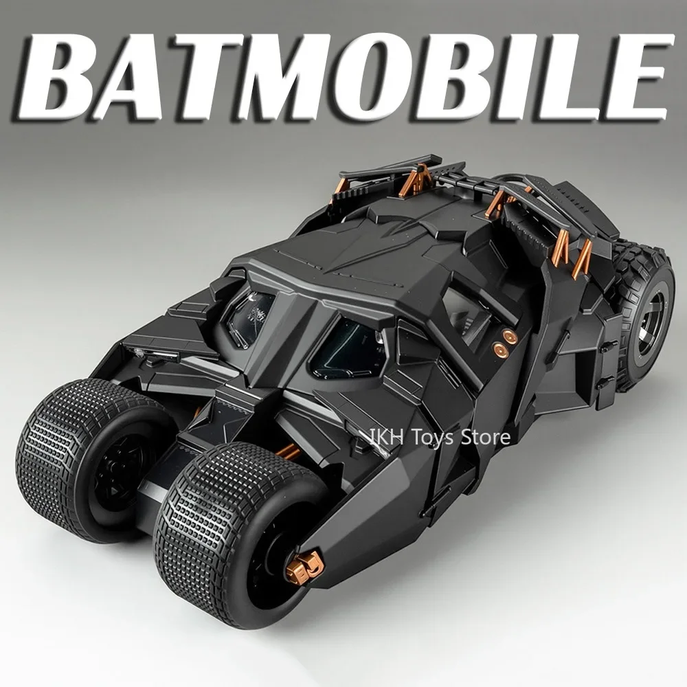 Model Batmobilu w skali 1:24, metalowy, odlewany, z dźwiękiem i światłem, napęd na sprężynę, otwierane drzwi, amortyzacja, ozdoba, prezent dla chłopców.