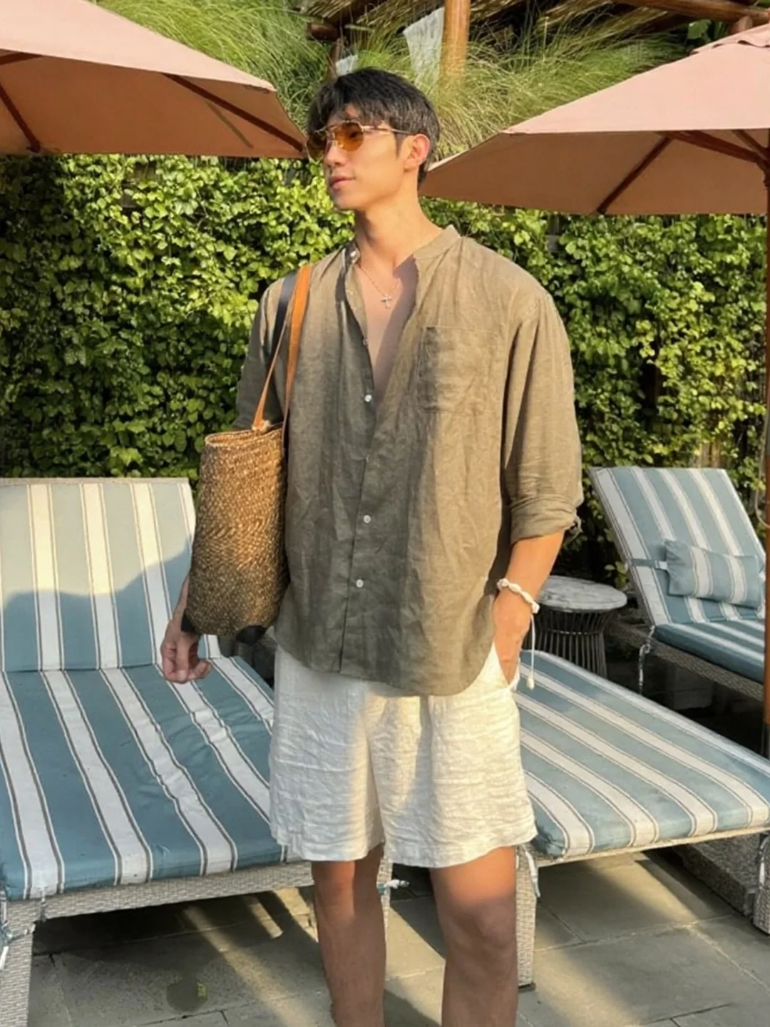 

Легкая льняная мужская рубашка, летняя, с защитой от ультрафиолета, свободного кроя, с длинными рукавами, тонкая верхняя одежда в корейском стиле, однотонная.