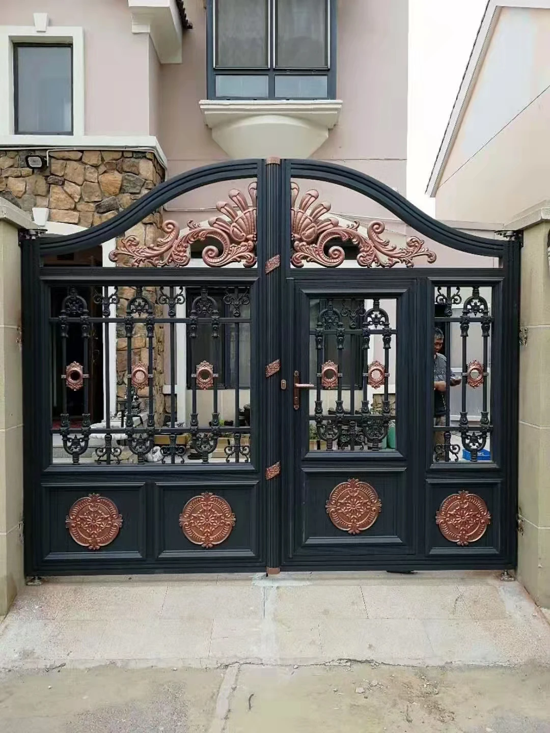 Fancy Wrought Iron Aluminium Driveway Gates Design